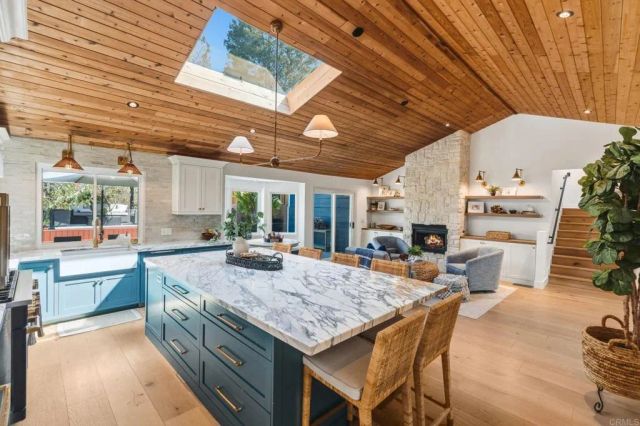 765 Val Sereno Drive, Encinitas, CA 92024