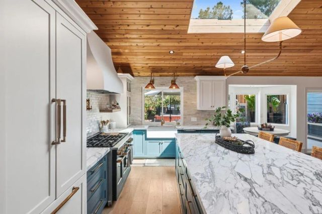 765 Val Sereno Drive, Encinitas, CA 92024