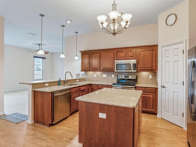 16887 SE 110TH COURT ROAD, Summerfield, FL 34491