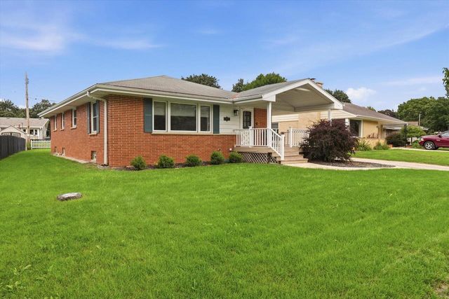 10114 W Fiebrantz AVENUE, Milwaukee, WI 53222