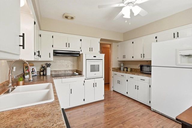 10114 W Fiebrantz AVENUE, Milwaukee, WI 53222