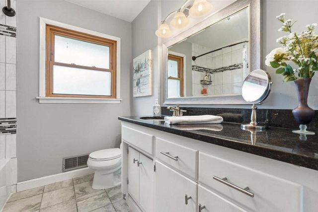 10114 W Fiebrantz AVENUE, Milwaukee, WI 53222