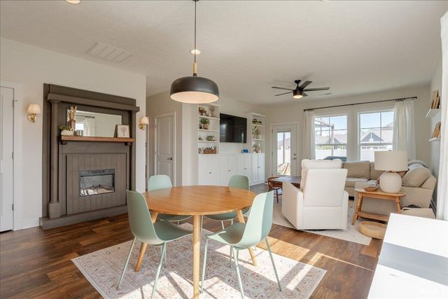 4565 Brentford Drive, Newburgh, IN 47630