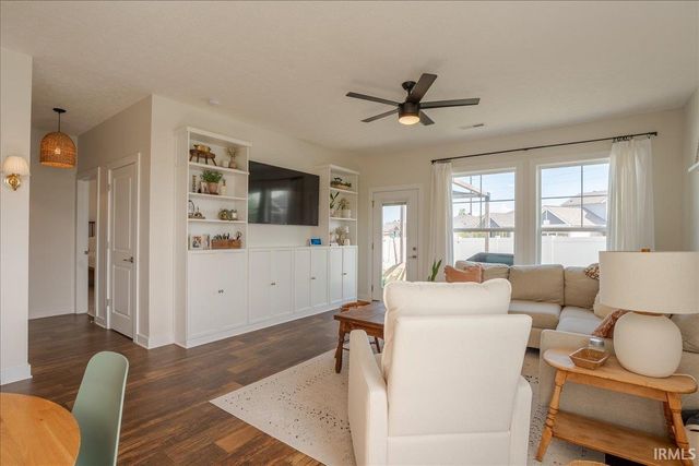 4565 Brentford Drive, Newburgh, IN 47630