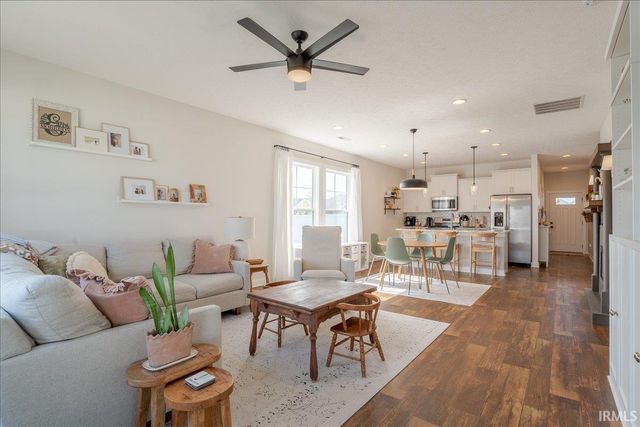 4565 Brentford Drive, Newburgh, IN 47630