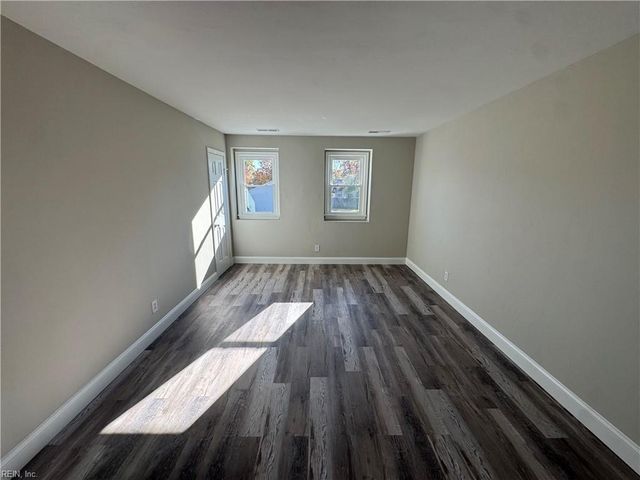 1503 Oak Knoll LN, Virginia Beach, VA 23464