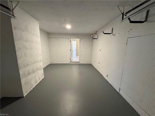 1503 Oak Knoll LN, Virginia Beach, VA 23464