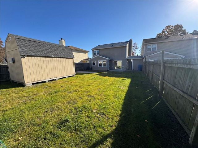 1503 Oak Knoll LN, Virginia Beach, VA 23464