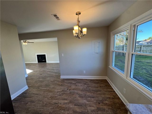 1503 Oak Knoll LN, Virginia Beach, VA 23464