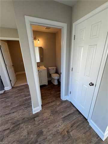 1503 Oak Knoll LN, Virginia Beach, VA 23464