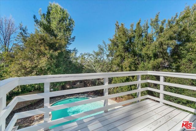 20001 Gypsy Lane, Woodland Hills (los Angeles), CA 91364