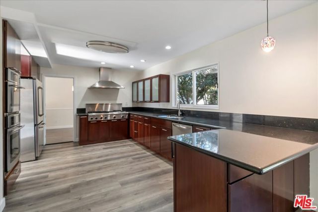 20001 Gypsy Lane, Woodland Hills (los Angeles), CA 91364