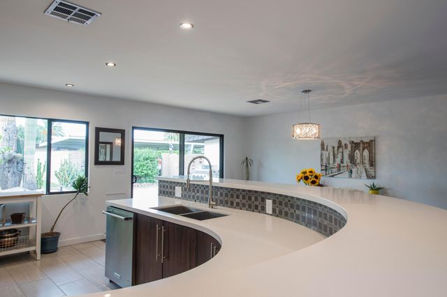 3732 E Glenrosa Avenue, Phoenix, AZ 85018