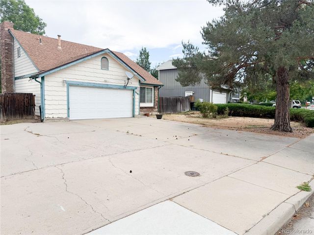 7776 Club Crest Drive, Arvada, CO 80005
