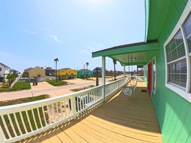 402 Seashell Drive, Surfside Beach, TX 77541