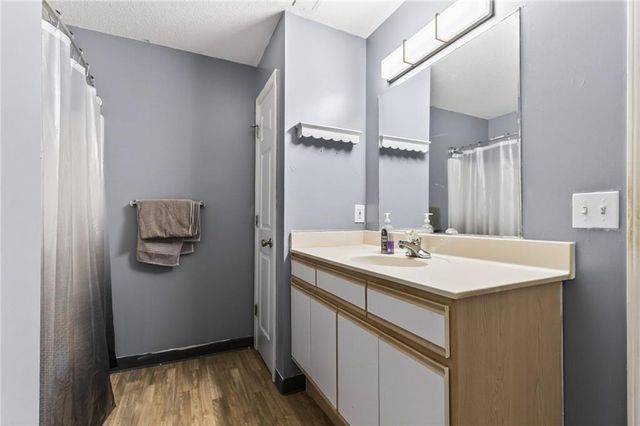 2310 NE 68th Street, Gladstone, MO 64118