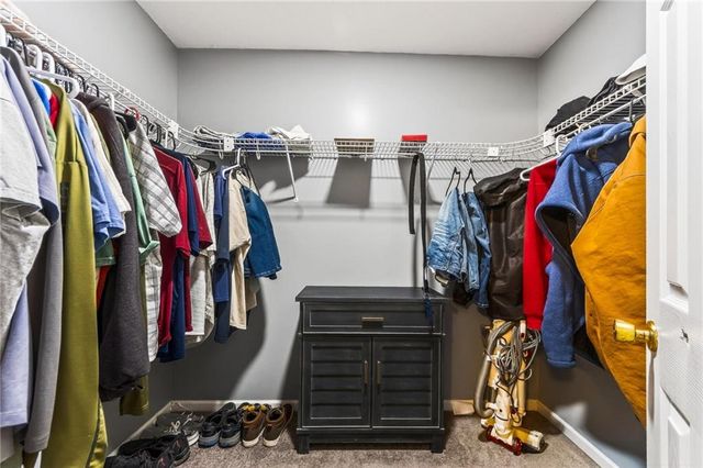 2310 NE 68th Street, Gladstone, MO 64118