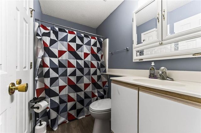 2310 NE 68th Street, Gladstone, MO 64118