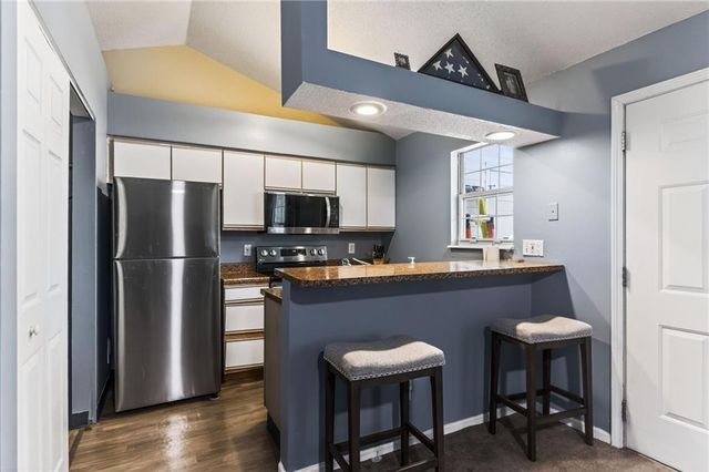 2310 NE 68th Street, Gladstone, MO 64118