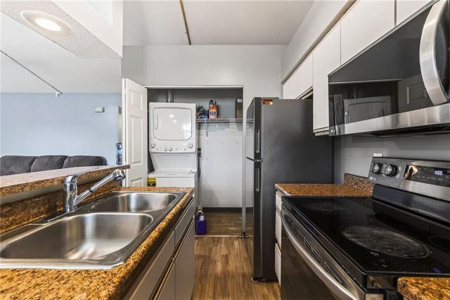 2310 NE 68th Street, Gladstone, MO 64118