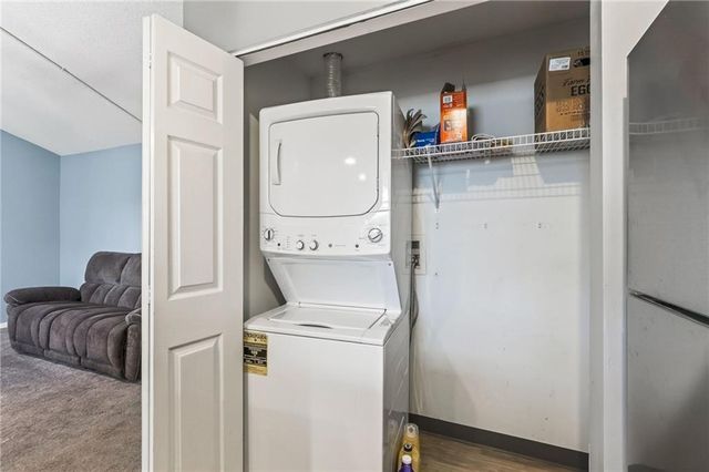 2310 NE 68th Street, Gladstone, MO 64118