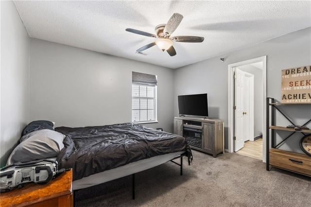 2310 NE 68th Street, Gladstone, MO 64118