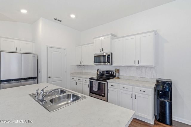 10026 SITTING FOX Drive, Jacksonville, FL 32222