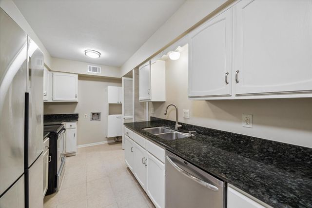 355 N Post Oak Lane 644, Houston, TX 77024