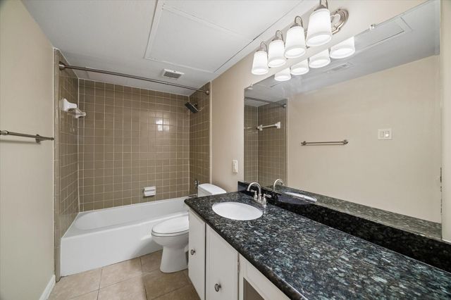 355 N Post Oak Lane 644, Houston, TX 77024