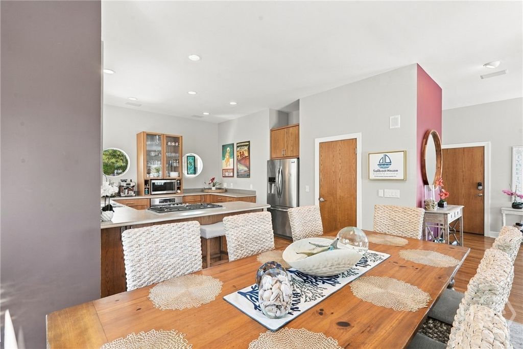 Image 15 of property listing at 12 18th Street, Tybee Island, GA 31328
