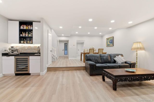 261 Vista Drive, Jericho, NY 11753