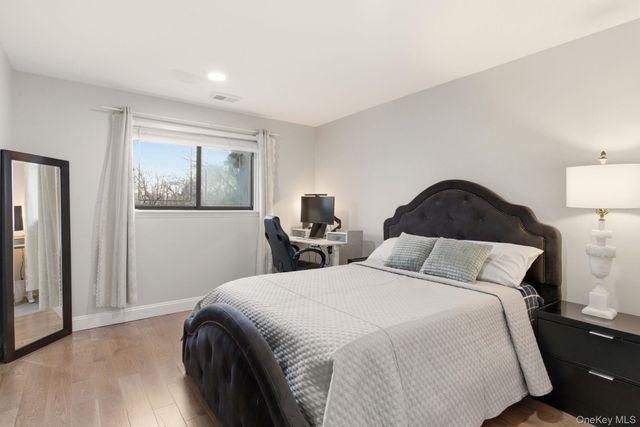 261 Vista Drive, Jericho, NY 11753