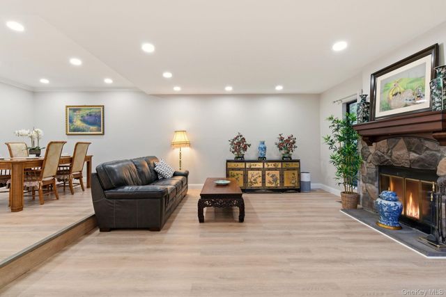 261 Vista Drive, Jericho, NY 11753