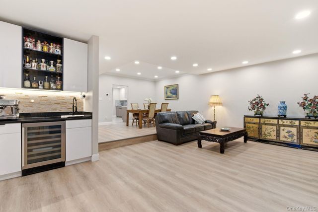 261 Vista Drive, Jericho, NY 11753