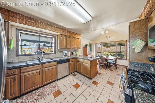 24760 Arsenal Road, Flat Rock, MI 48134