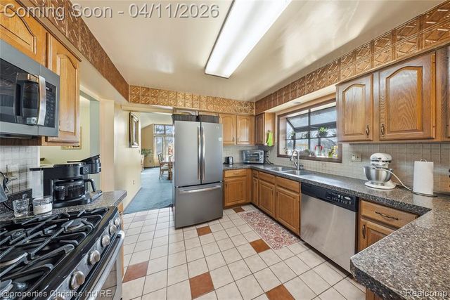 24760 Arsenal Road, Flat Rock, MI 48134