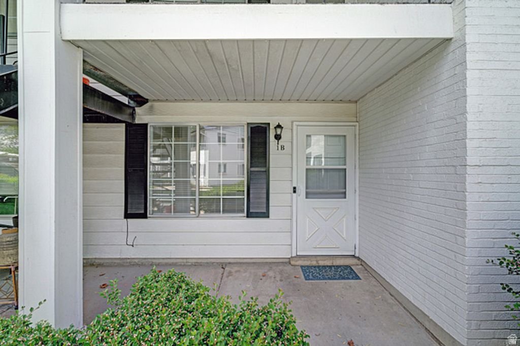 Image 3 of property listing at 3575 S 3200 W #1B, West Valley City, UT 84119