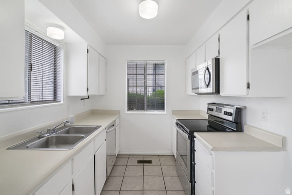 Image 10 of property listing at 3575 S 3200 W #1B, West Valley City, UT 84119