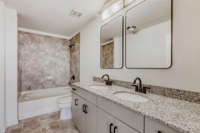 360 Nueces ST 2004, Austin, TX 78701