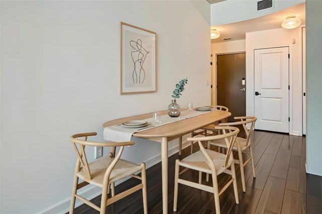 360 Nueces ST 2004, Austin, TX 78701