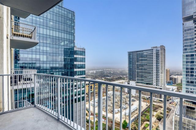 360 Nueces ST 2004, Austin, TX 78701