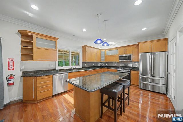 217 Lyncrest Road, Englewood Cliffs, NJ 07632
