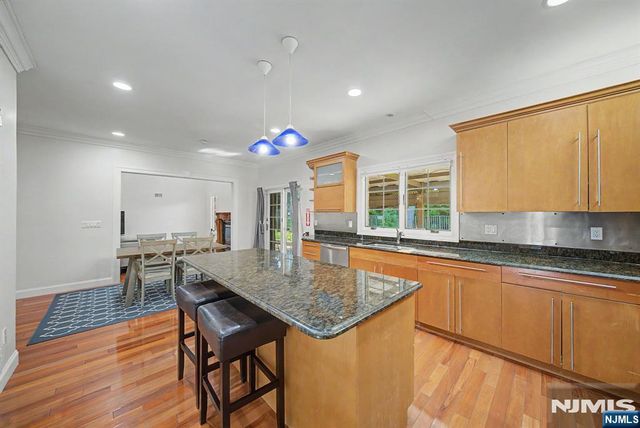 217 Lyncrest Road, Englewood Cliffs, NJ 07632