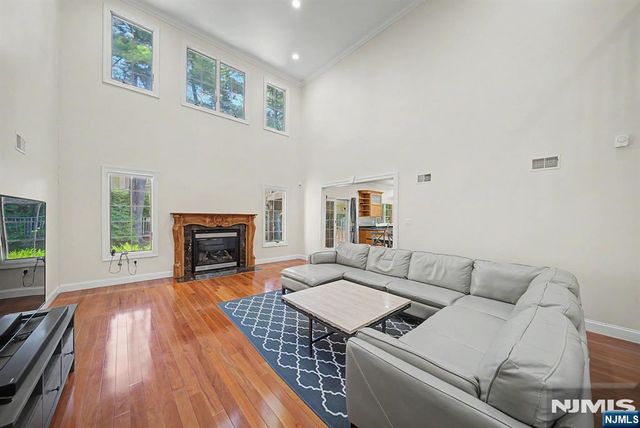 217 Lyncrest Road, Englewood Cliffs, NJ 07632
