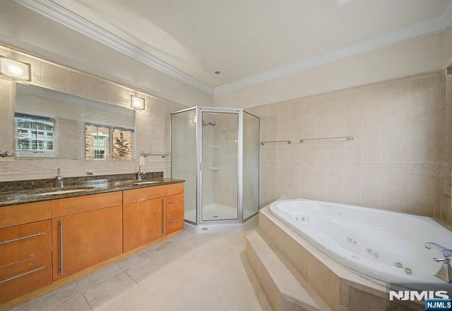 217 Lyncrest Road, Englewood Cliffs, NJ 07632