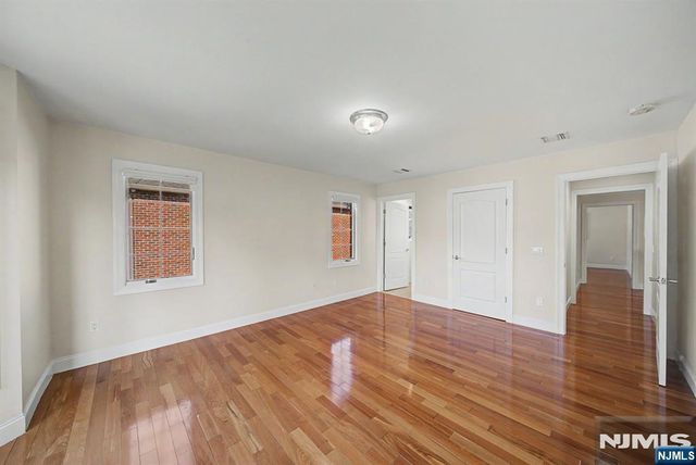 217 Lyncrest Road, Englewood Cliffs, NJ 07632