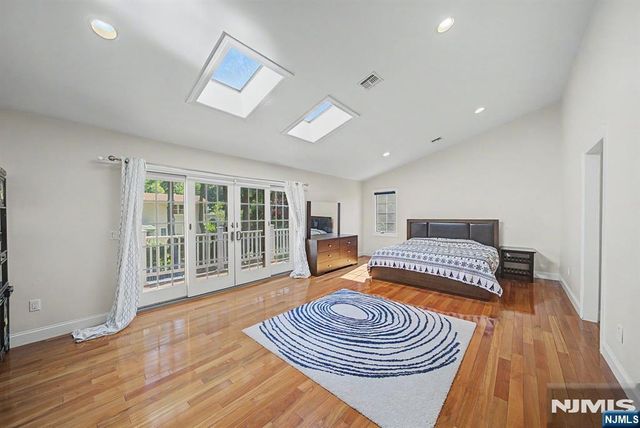 217 Lyncrest Road, Englewood Cliffs, NJ 07632