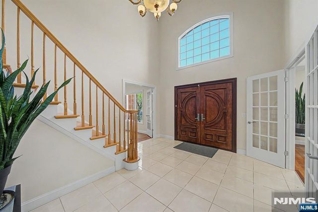 217 Lyncrest Road, Englewood Cliffs, NJ 07632