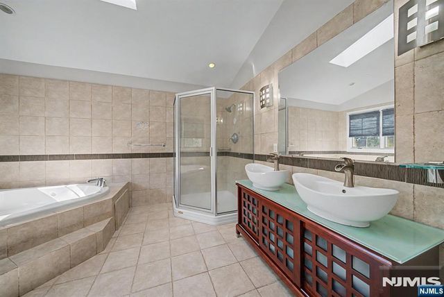 217 Lyncrest Road, Englewood Cliffs, NJ 07632