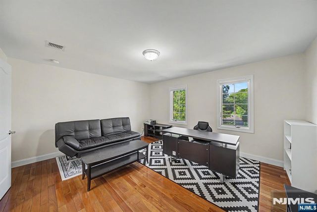 217 Lyncrest Road, Englewood Cliffs, NJ 07632